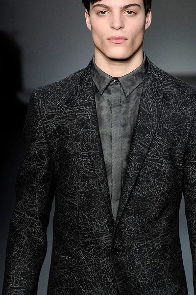 Look 8
